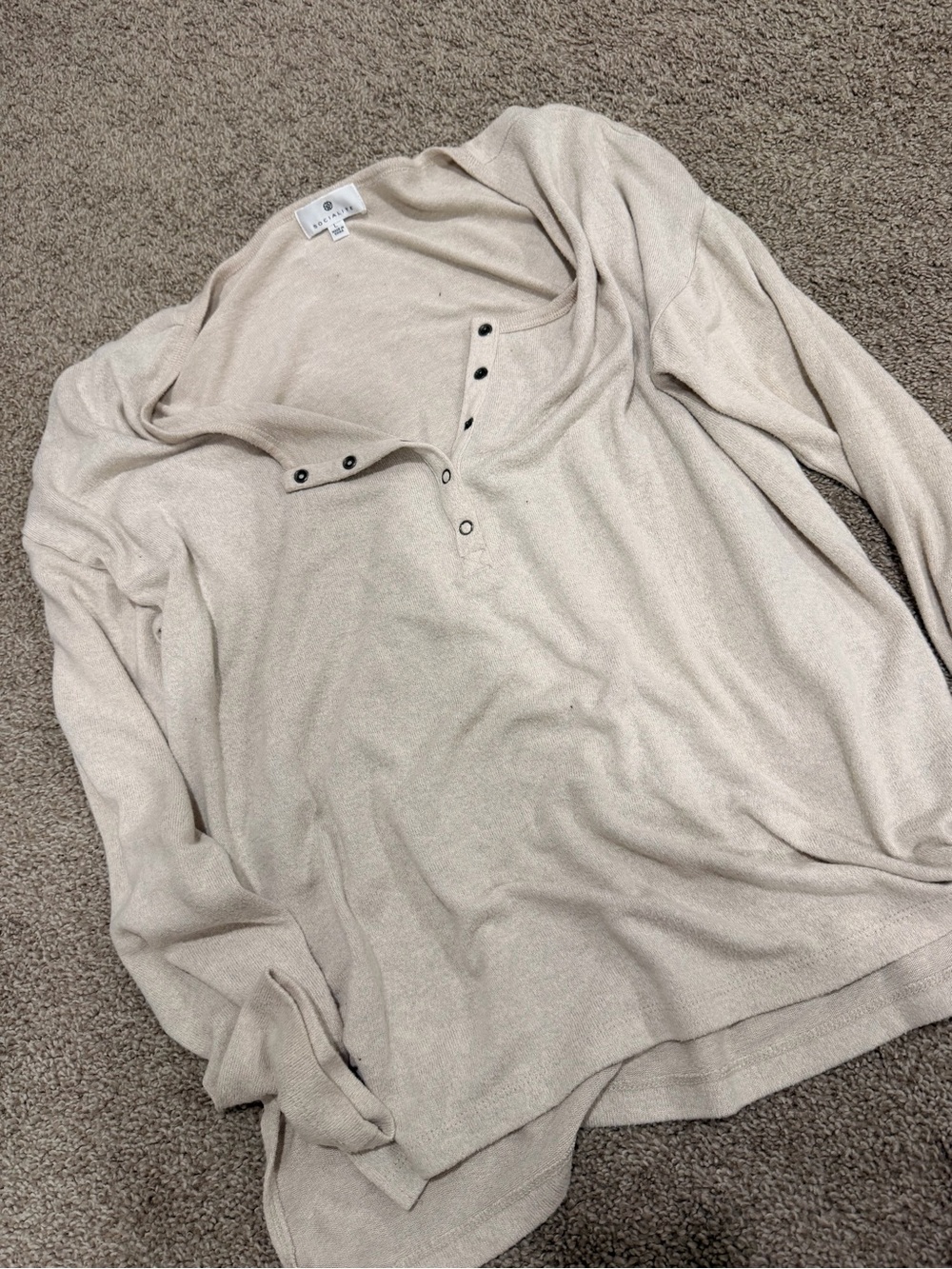 Socialite Crewneck Henley Sweater in Light Beige